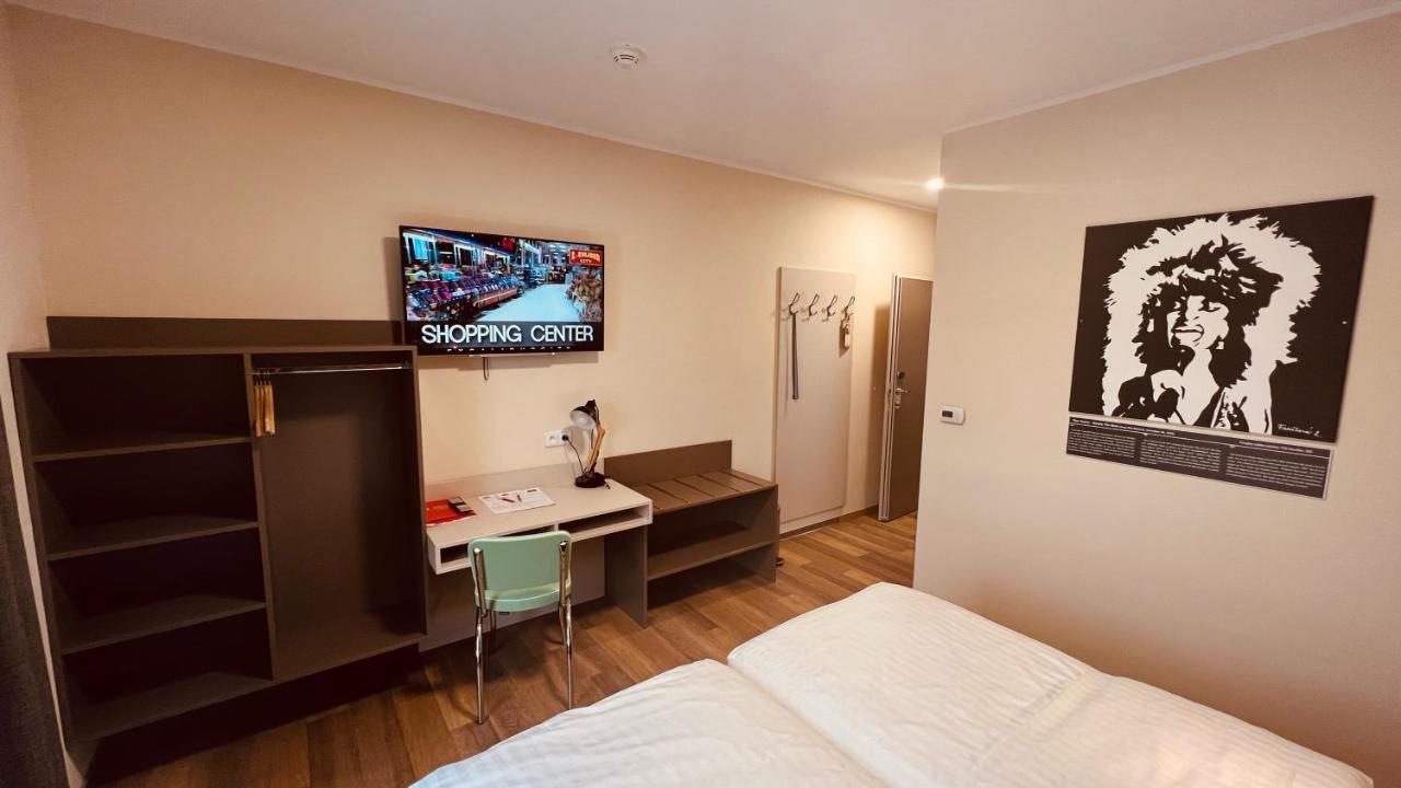 Jukebox Hotel Зноймо Екстериор снимка