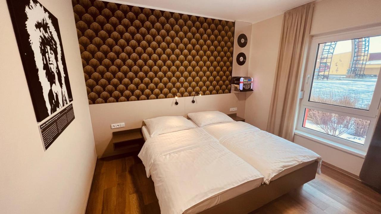 Jukebox Hotel Зноймо Екстериор снимка