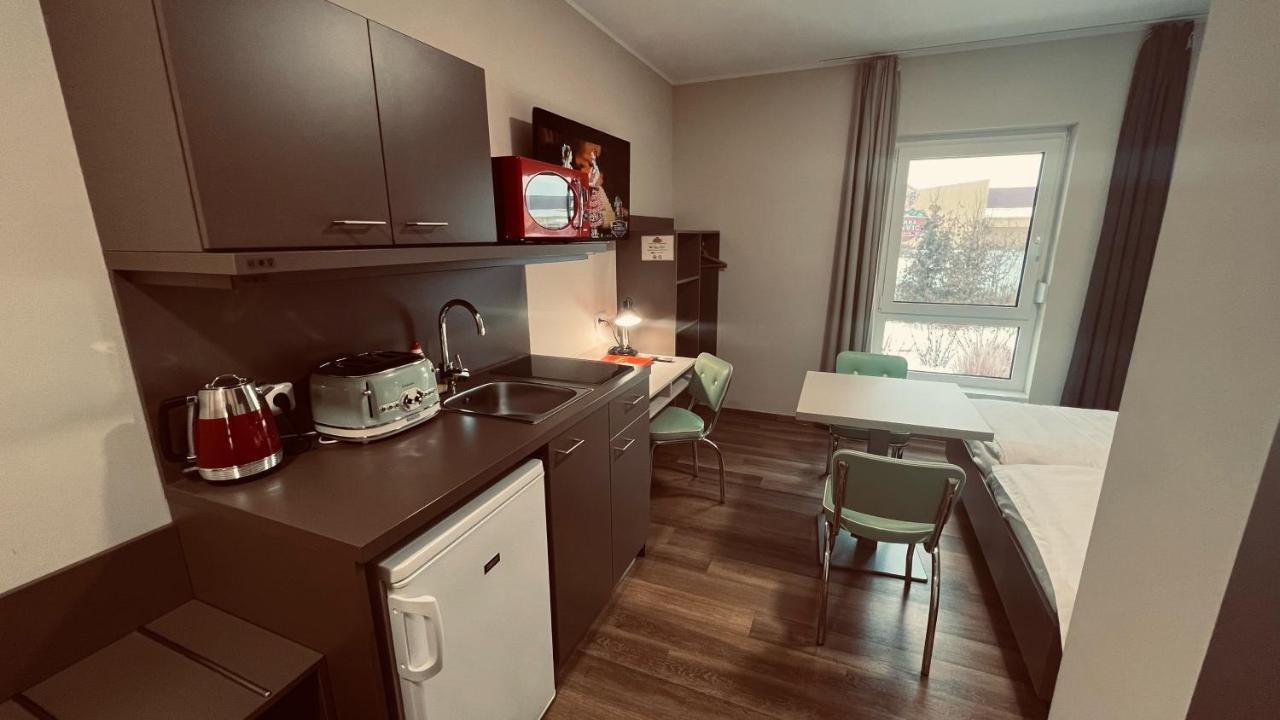 Jukebox Hotel Зноймо Екстериор снимка