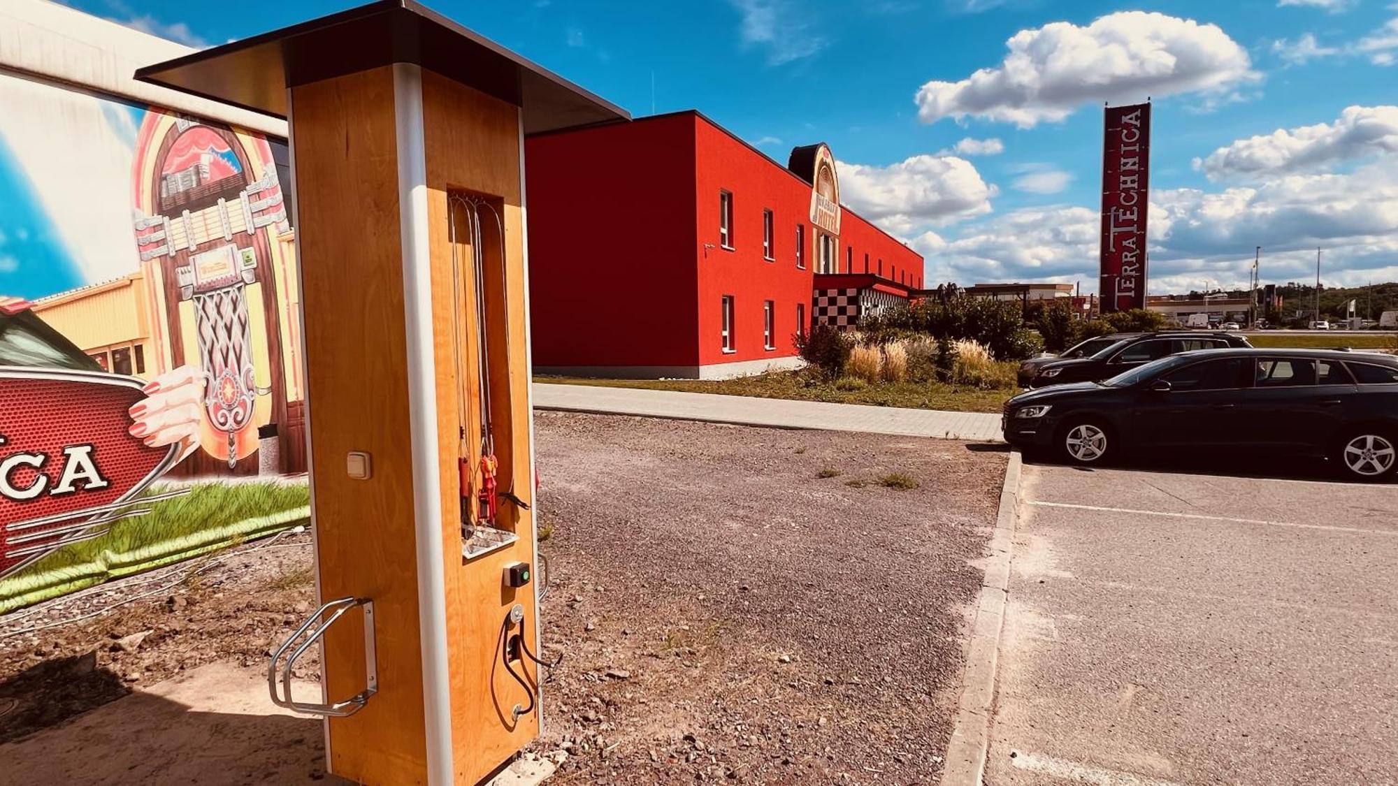 Jukebox Hotel Зноймо Екстериор снимка