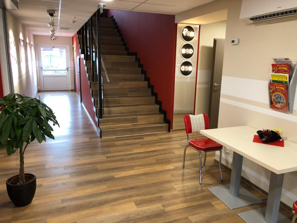 Jukebox Hotel Зноймо Екстериор снимка
