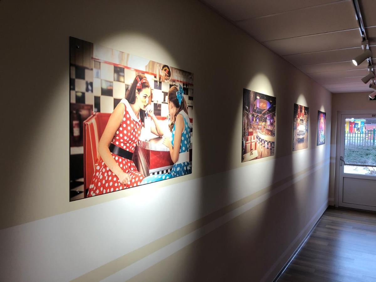 Jukebox Hotel Зноймо Екстериор снимка
