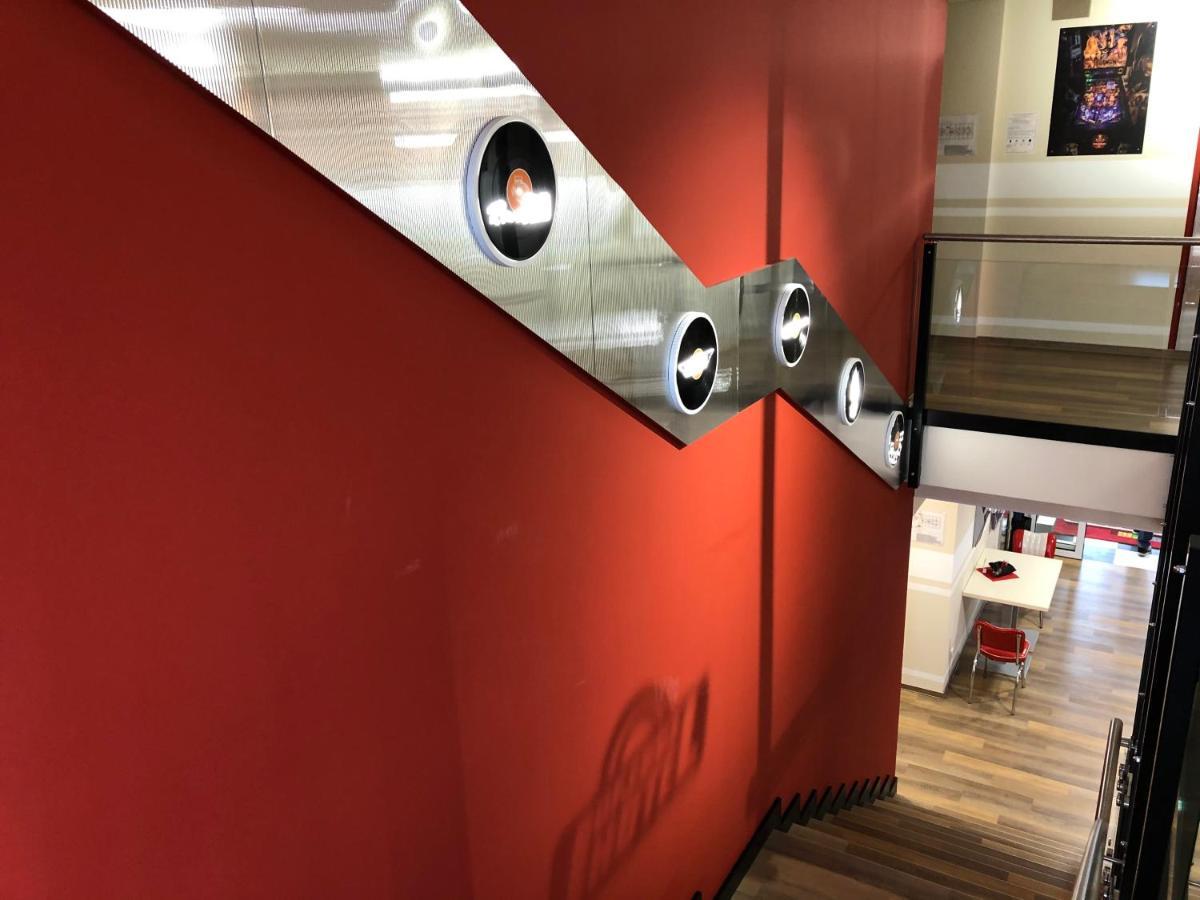 Jukebox Hotel Зноймо Екстериор снимка