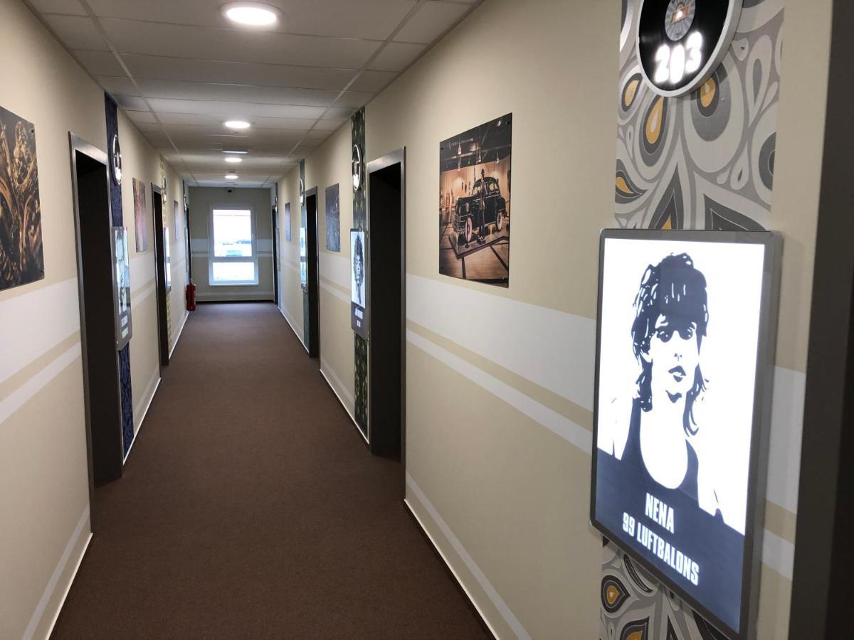 Jukebox Hotel Зноймо Екстериор снимка
